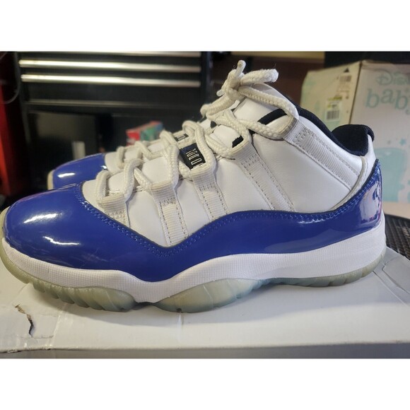 Nike Air Jordan XI 11 Low Concord Sketch AH7860-100 Purple White Sz Wmns 6.5 - Picture 1 of 6